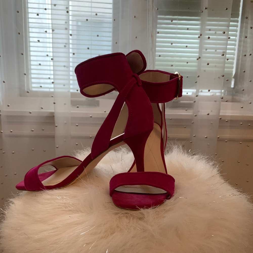 Alfani Suede Fushcia Sandal